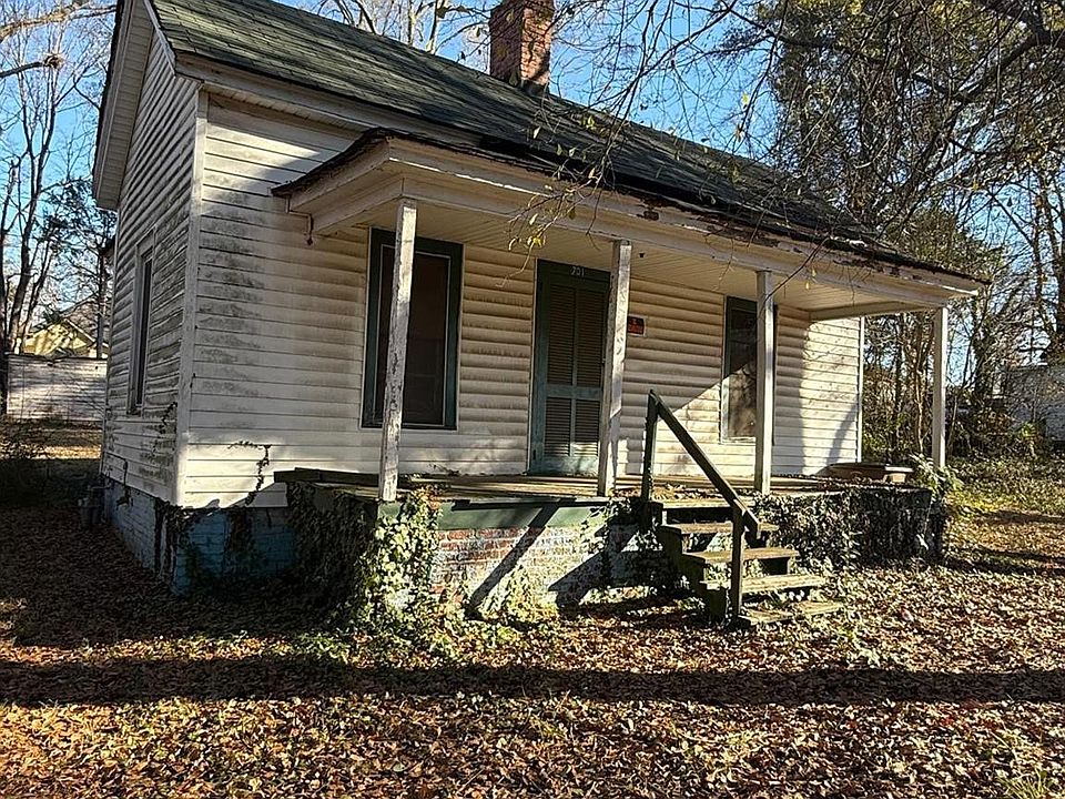 1st image of 701 Live Oak St
