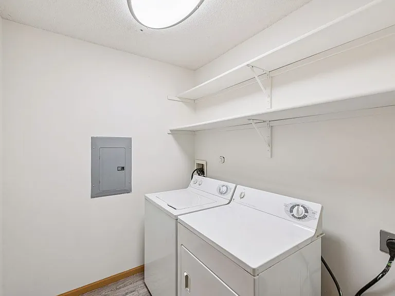 Northbrook Apartments — Photo 34