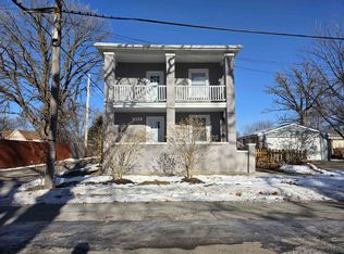 913 Loomis St, Rockford, IL 61102