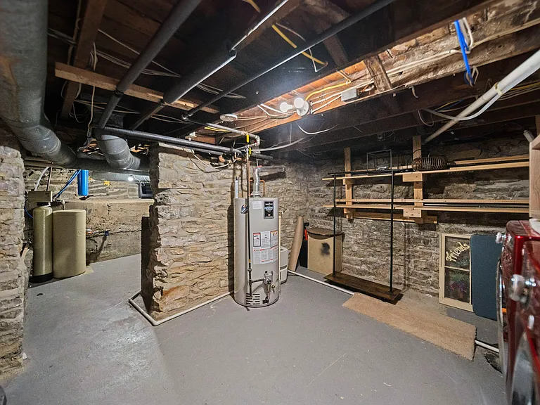 335 W 2nd Ave — Photo 43
