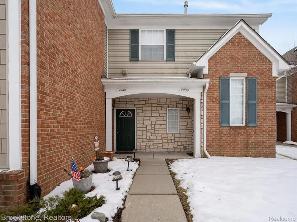 2260 Monarch Dr, Shelby Township, MI 48316