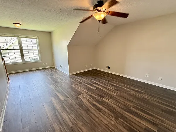 3275 Twelve Oaks Blvd — Photo 18