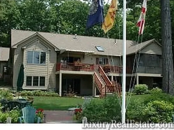 58 Governor Wentworth Hwy, Wolfeboro, NH 03894