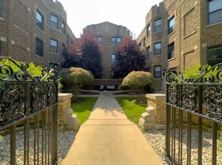 637 W Cornelia Ave #E4, Chicago, IL 60657