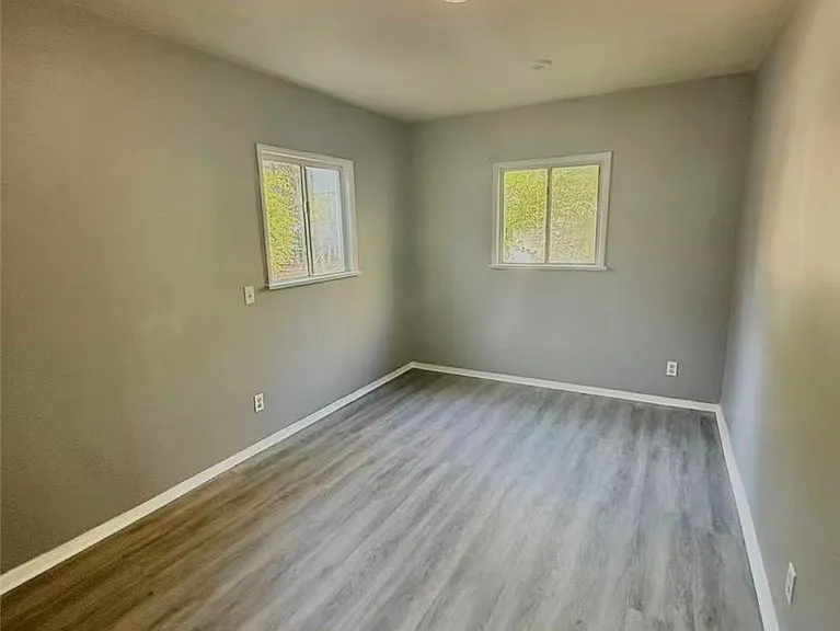 1045 Locust St — Photo 13