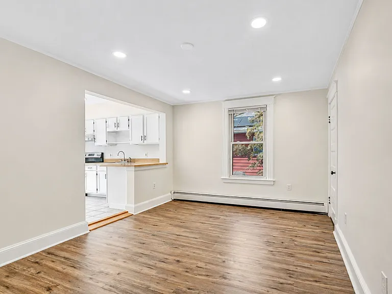 117 Highland Ave — Photo 4