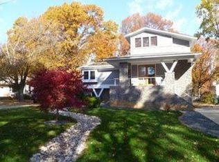 8602 Forest St, Annandale, VA 22003