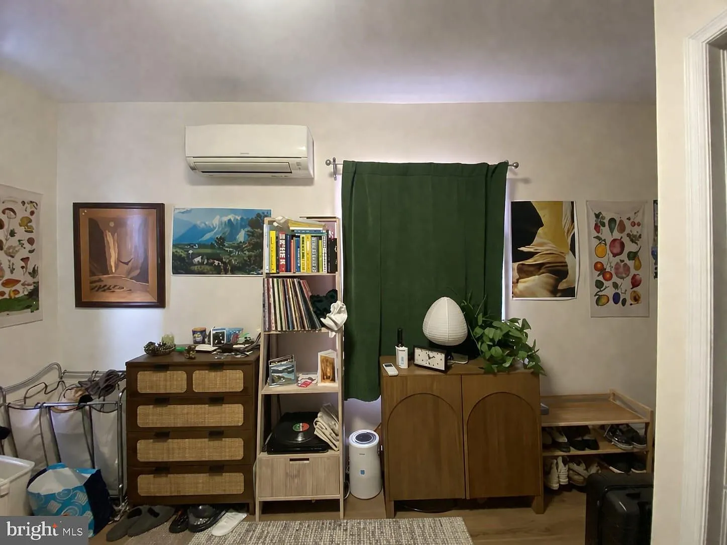 8 bed, 2092 sqft, $4,200 — Photo 3