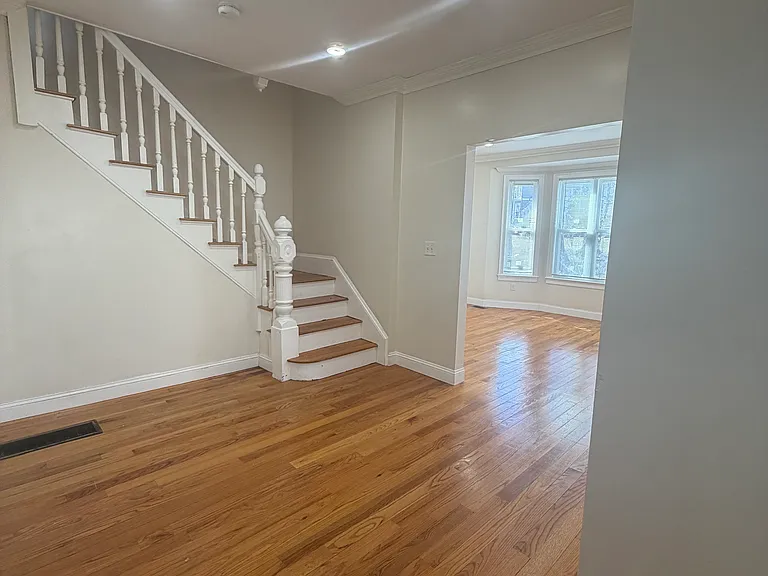 9 Nottingham St #1 — Photo 11