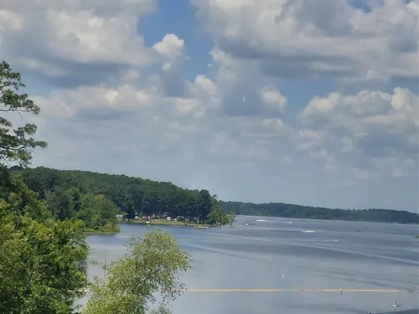 299 Cherrywood Rd, Jefferson, TX 75657