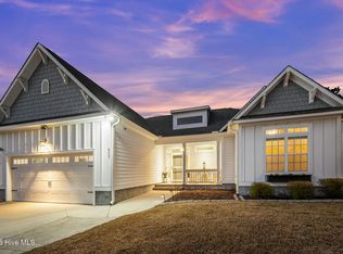 307 Lightning Bug Ln, Holly Ridge, NC 28445