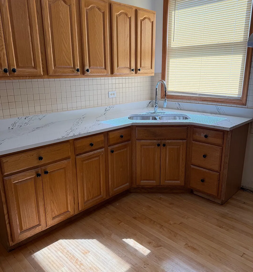 3 bed, 1000 sqft, $2,300 — Photo 1