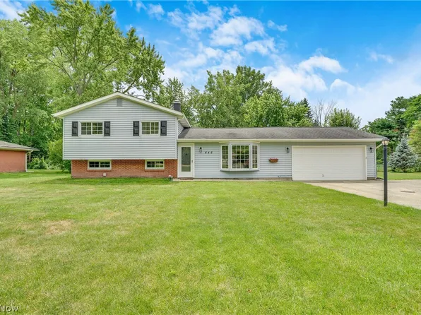 646 Ledge Rd, Macedonia, OH 44056
