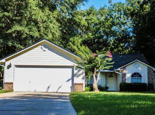 8979 Rose Hill Dr N, Jacksonville, FL 32221