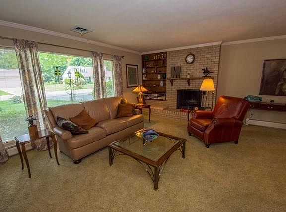 3rd image of 61570 Greentree Dr