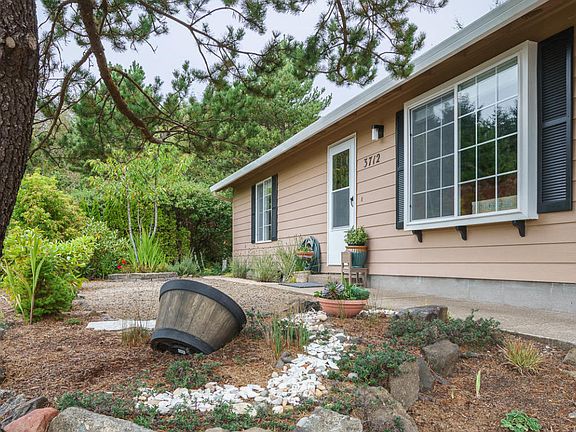2nd image of 3712 SE 37th Ct