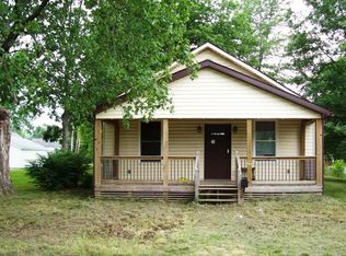 1301 E McCord St, Centralia, IL 62801