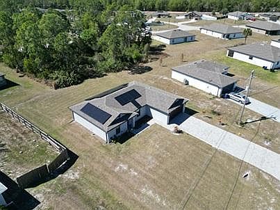 3rd image of 178 Blackstone Dr