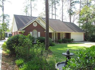 315 Rolling Wood Dr, Pinehurst, TX 77362