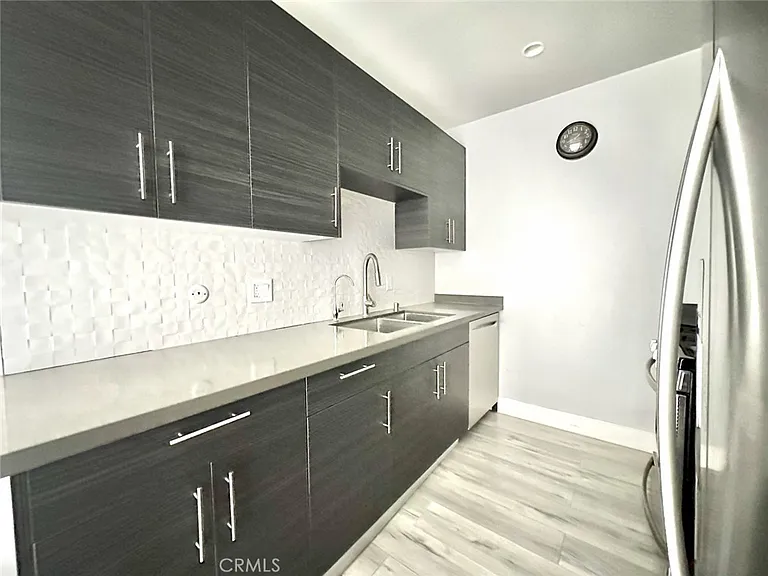409 Burchett St #318 — Photo 6