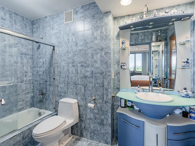 200 Winston Dr #718 — Photo 17
