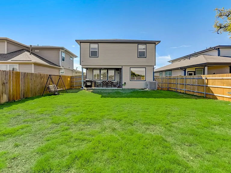 109 Cupreata Ln — Photo 37