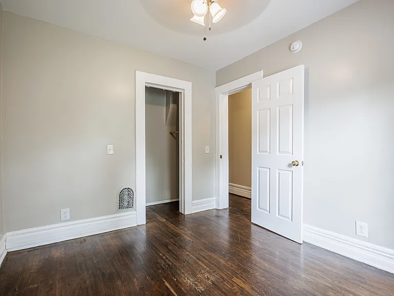 1146 S Plymouth Ave — Photo 25