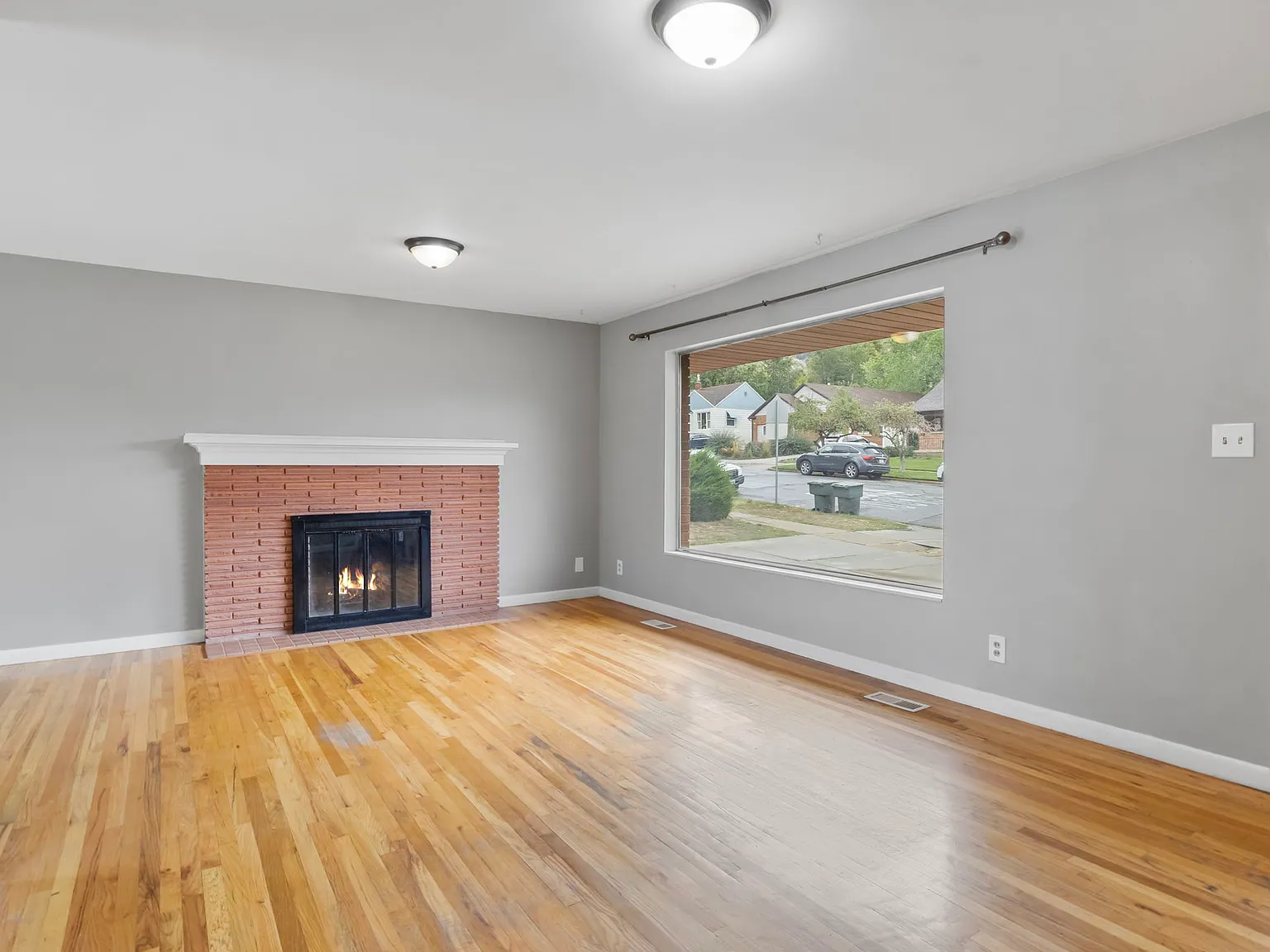 3 bed, 1200 sqft, $1,800 — Photo 3