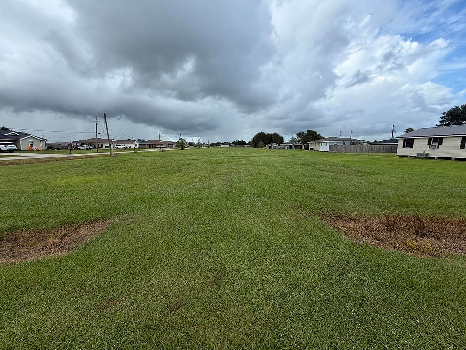 1st image of 265 Ranchland Trce