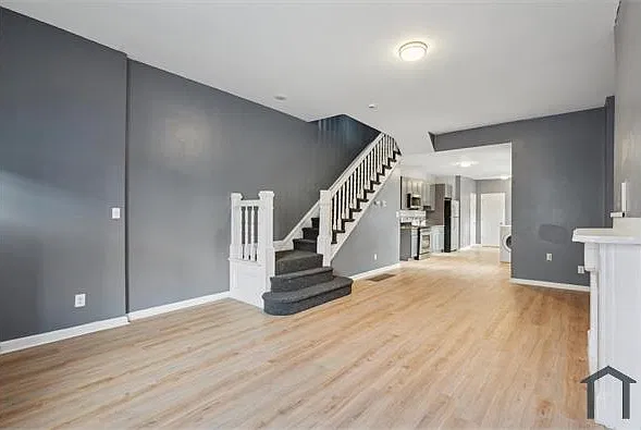 5 bed, $2,150 — Photo 1