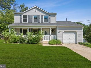 887 Davistown Rd, Blackwood, NJ 08012