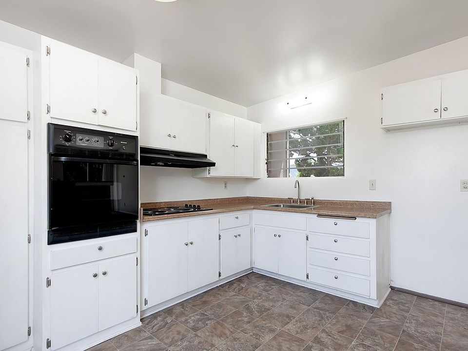 1st image of 9235 Hector Ave