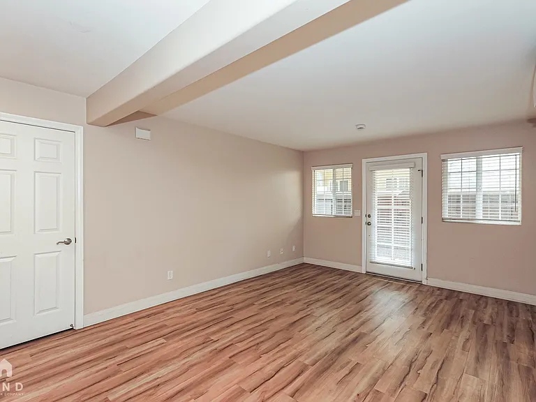 5252 Balboa Arms Dr #179 — Photo 7