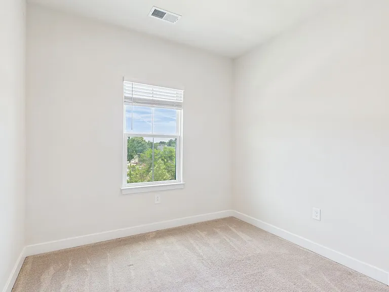 2117 Old Manchester St — Photo 21