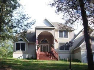 111 Millridge Dr, Milford, PA 18337