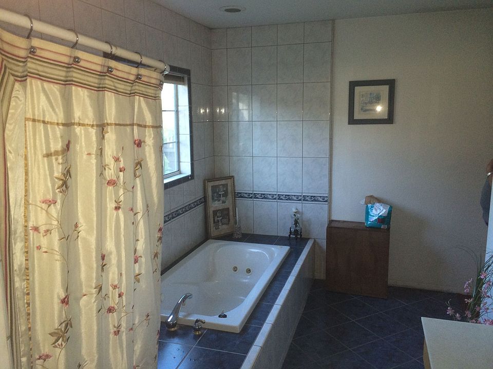 2nd image of 7933 Kingbee St