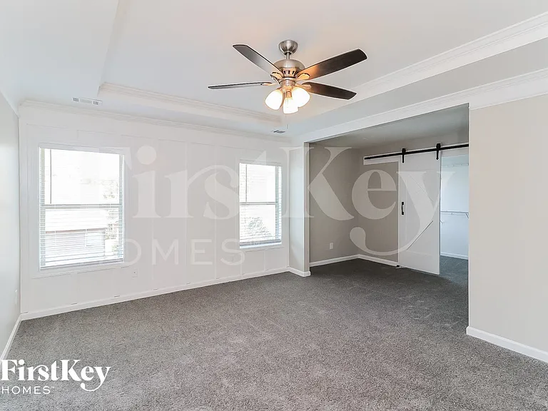 821 Harrison Dr — Photo 8