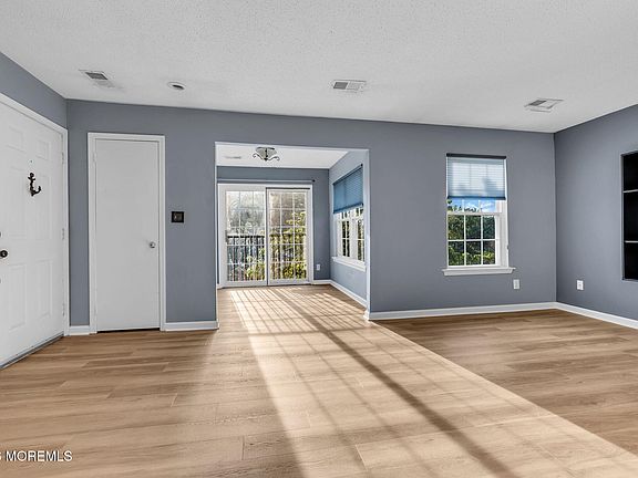 4th image of 106 Frontier Way