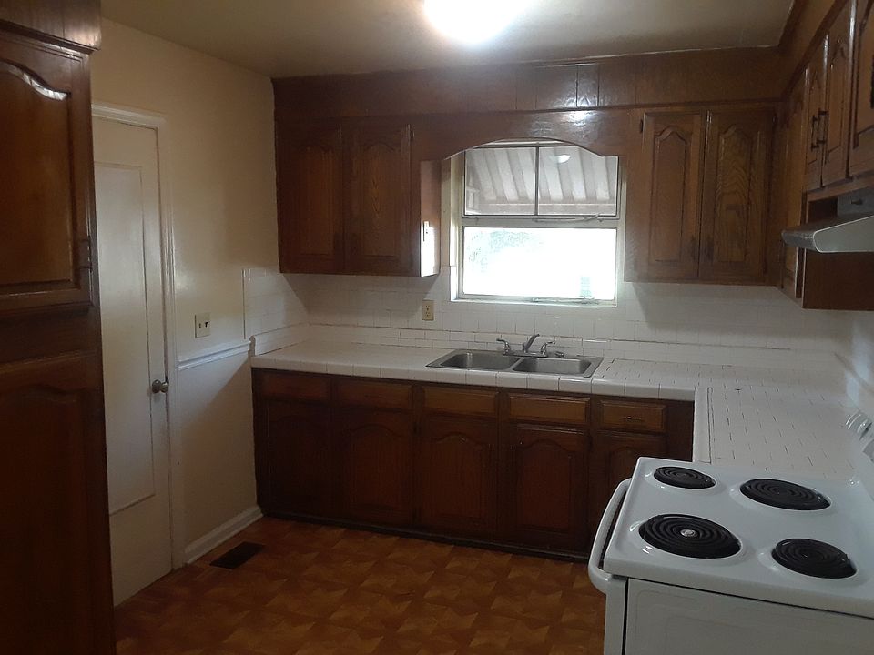 2nd image of 2016 Garr Dr