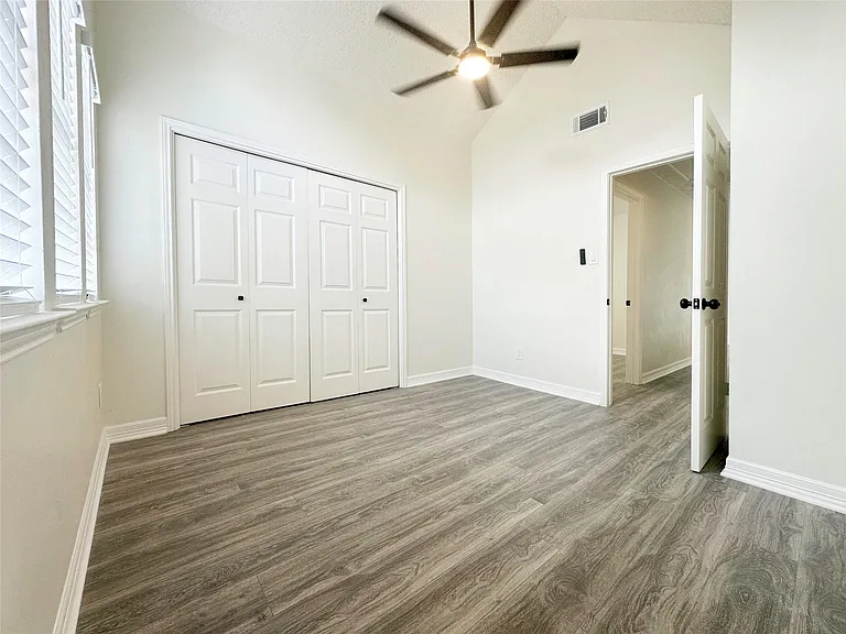9843 Stableway Dr — Photo 20