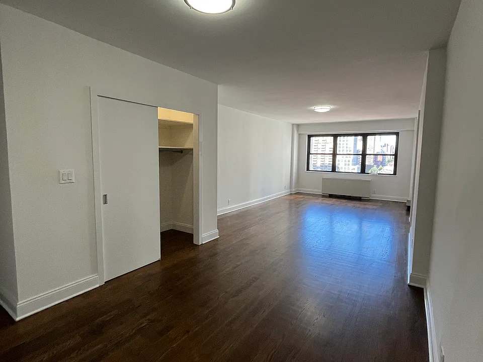 401 E 88th St #15D