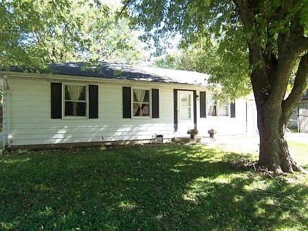 5th image of 51 Vicksburg Ln