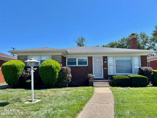 21780 Eastland Ct, Eastpointe, MI 48021