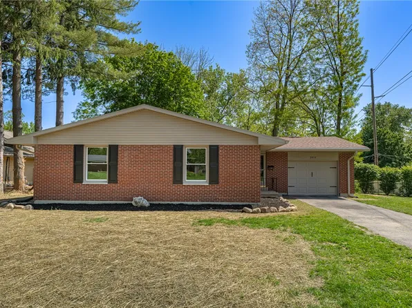 2434 Barnett Dr, Bellbrook, OH 45305