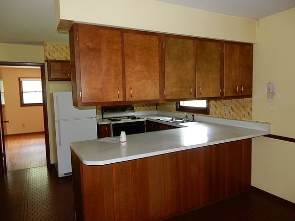 4th image of 4001 E Providence Ct
