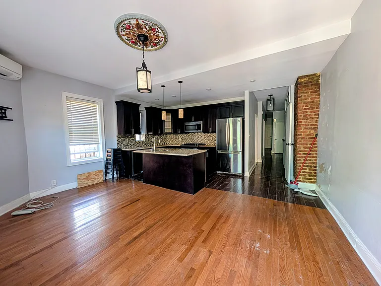 731 Madison St #1 — Photo 2