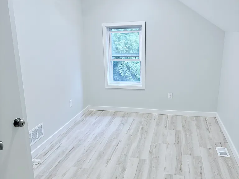 208 Fulton Ave — Photo 15