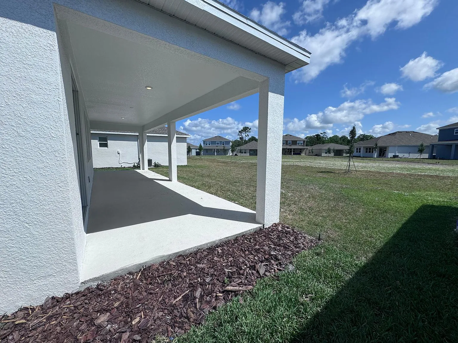 5 bed, 2571 sqft, $3,300 — Photo 3