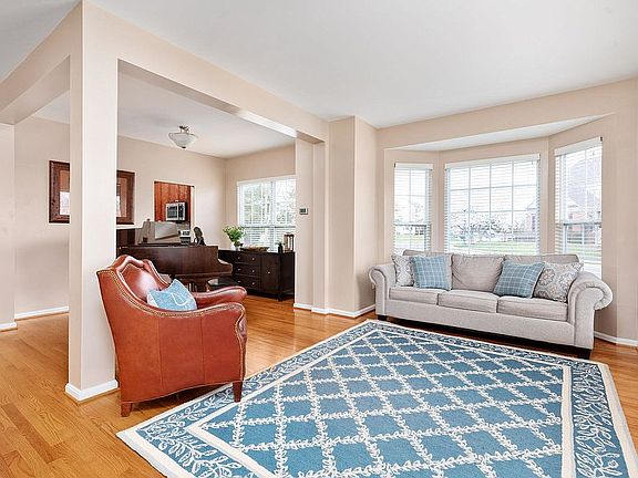3rd image of 10000 Darnaway Ct