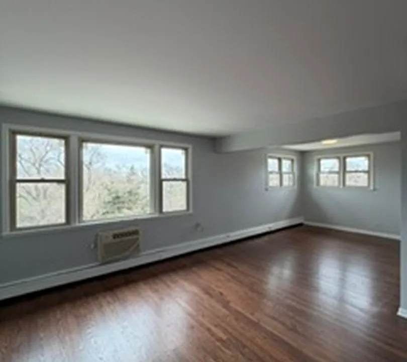8644 Skokie Blvd #302